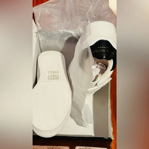 New Kurt Geiger White Leather Sneakers Size 2 - Picture 6 of 9